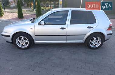 Хэтчбек Volkswagen Golf 2001 в Луцке