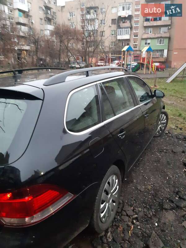 Універсал Volkswagen Golf 2009 в Ужгороді