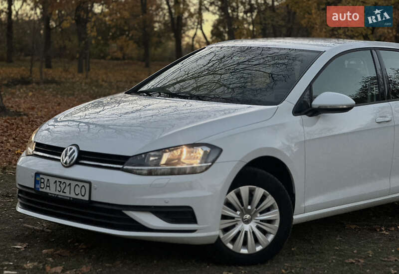Хетчбек Volkswagen Golf 2020 в Кропивницькому