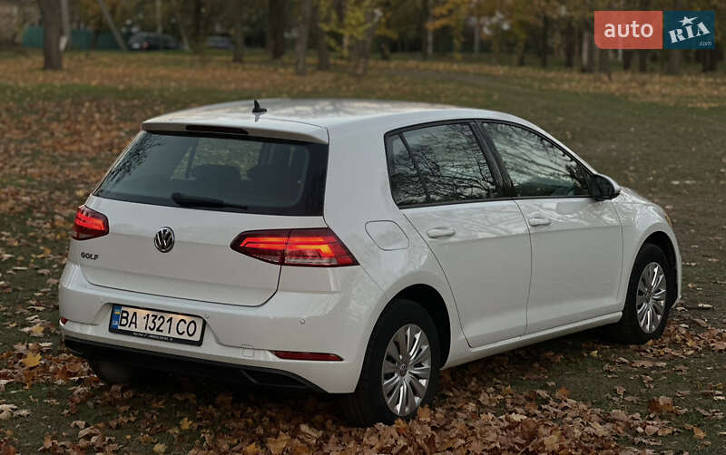 Хетчбек Volkswagen Golf 2020 в Кропивницькому