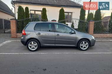 Хетчбек Volkswagen Golf 2006 в Сваляві