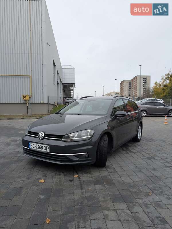 Універсал Volkswagen Golf 2017 в Львові