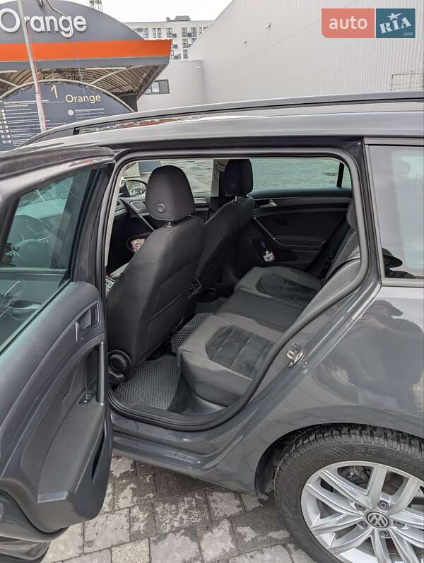 Універсал Volkswagen Golf 2017 в Львові