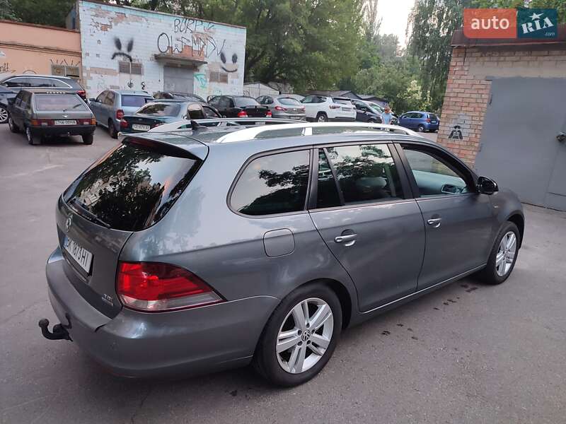 Универсал Volkswagen Golf 2012 в Киеве