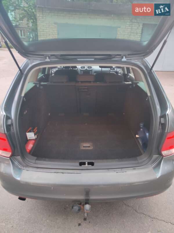 Универсал Volkswagen Golf 2012 в Киеве