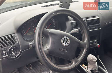 Хэтчбек Volkswagen Golf 2000 в Черновцах