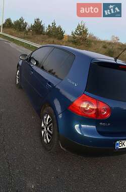 Хэтчбек Volkswagen Golf 2007 в Дубно