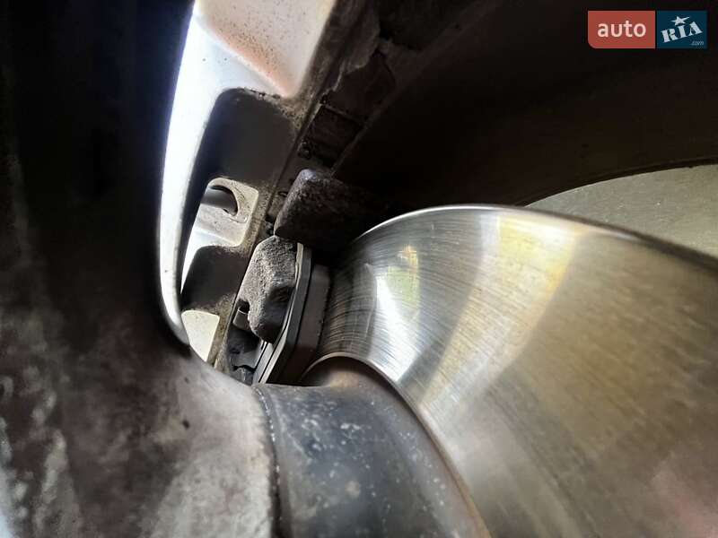 Хетчбек Volkswagen Golf 2004 в Львові