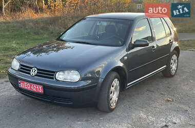 Хэтчбек Volkswagen Golf 2001 в Ковеле