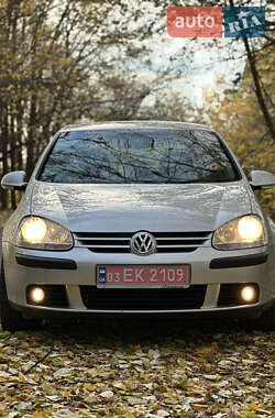 Хэтчбек Volkswagen Golf 2005 в Полтаве