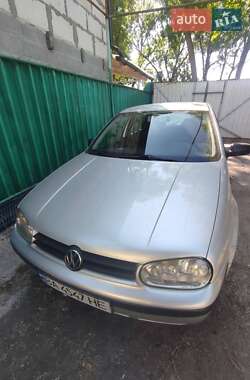 Хетчбек Volkswagen Golf 2003 в Кропивницькому