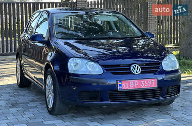 Хетчбек Volkswagen Golf 2005 в Старокостянтинові