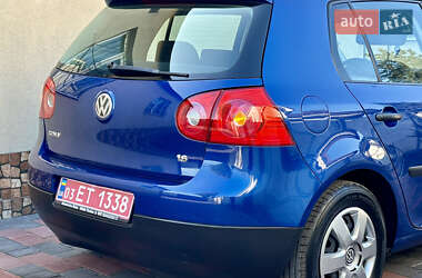 Хэтчбек Volkswagen Golf 2006 в Днепре