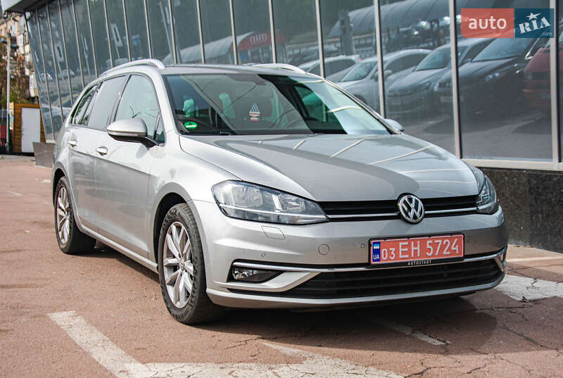 Универсал Volkswagen Golf 2019 в Киеве