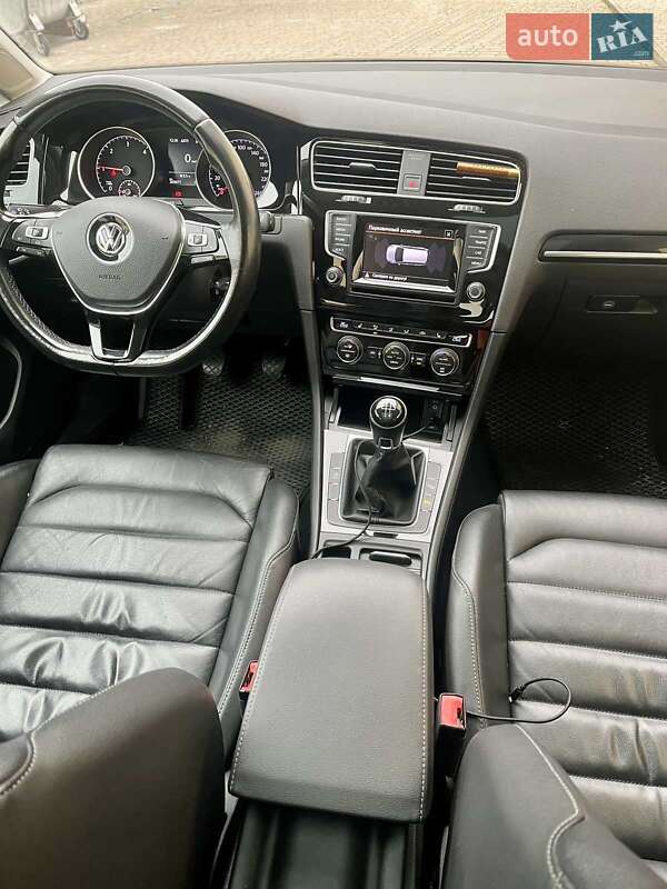 Универсал Volkswagen Golf 2015 в Дрогобыче