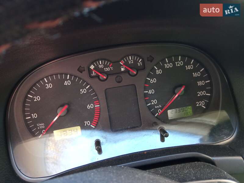 Хэтчбек Volkswagen Golf 2000 в Львове
