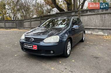 Хэтчбек Volkswagen Golf 2007 в Киеве