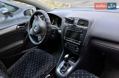 Хэтчбек Volkswagen Golf 2012 в Черноморске