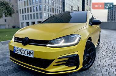 Хэтчбек Volkswagen Golf 2018 в Днепре