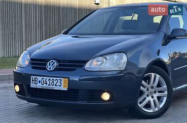 Хэтчбек Volkswagen Golf 2006 в Луцке