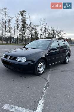 Универсал Volkswagen Golf 2002 в Киеве