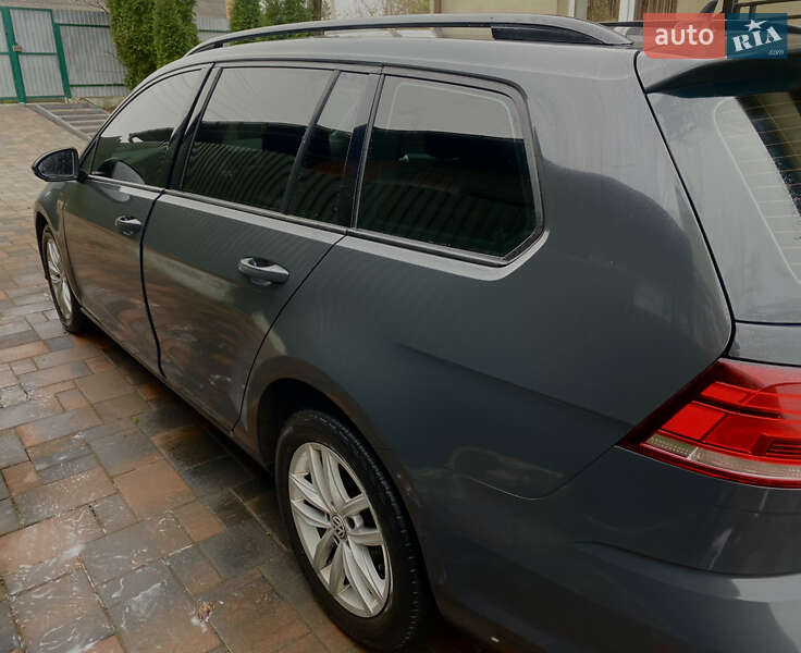 Універсал Volkswagen Golf 2017 в Рівному