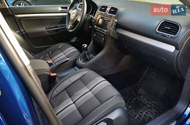 Универсал Volkswagen Golf 2012 в Черновцах