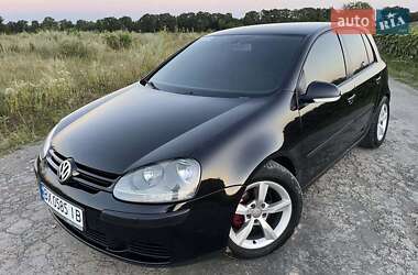 Хетчбек Volkswagen Golf 2003 в Новій Ушиці