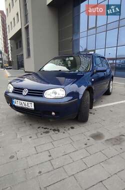 Хетчбек Volkswagen Golf 2001 в Івано-Франківську