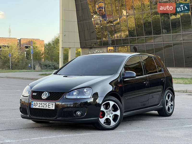 Хетчбек Volkswagen Golf 2006 в Запоріжжі