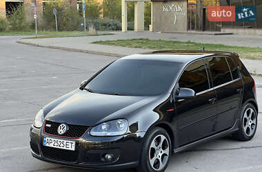 Хетчбек Volkswagen Golf 2006 в Запоріжжі