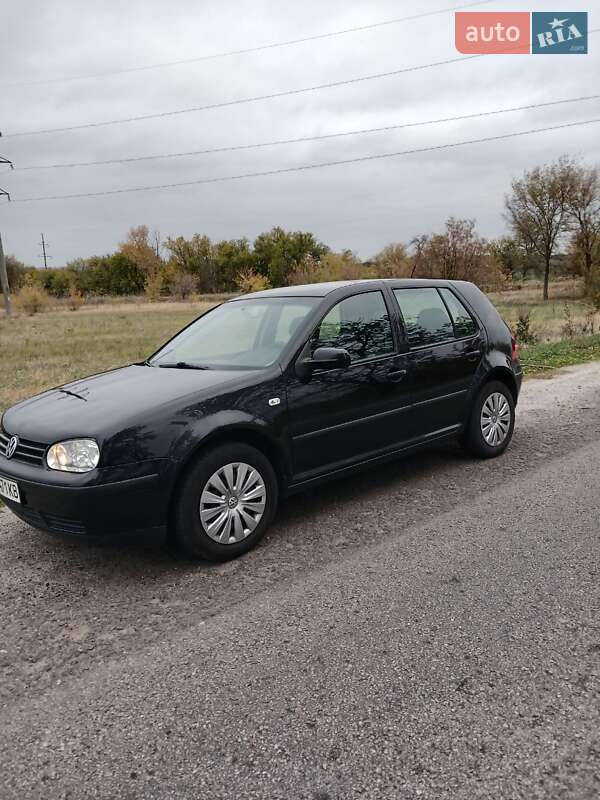 Хетчбек Volkswagen Golf 2000 в Запоріжжі