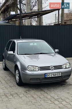 Хетчбек Volkswagen Golf 2002 в Тернополі