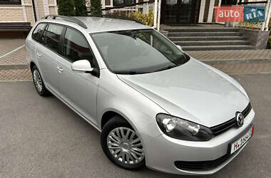 Універсал Volkswagen Golf 2010 в Вінниці