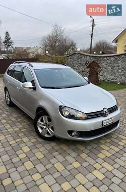 Универсал Volkswagen Golf 2010 в Староконстантинове