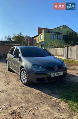 Хетчбек Volkswagen Golf 2004 в Вінниці