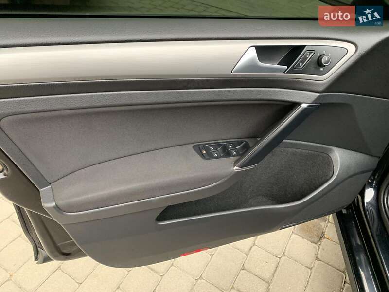 Універсал Volkswagen Golf 2014 в Хмельницькому