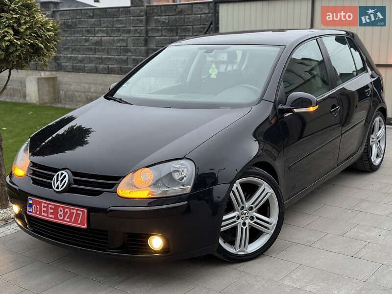 Хэтчбек Volkswagen Golf 2005 в Львове