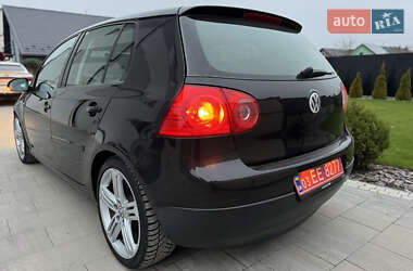 Хэтчбек Volkswagen Golf 2005 в Львове