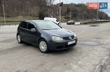 Хэтчбек Volkswagen Golf 2005 в Киеве