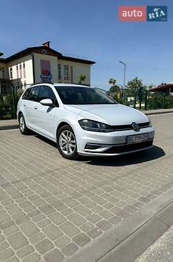 Універсал Volkswagen Golf 2017 в Львові