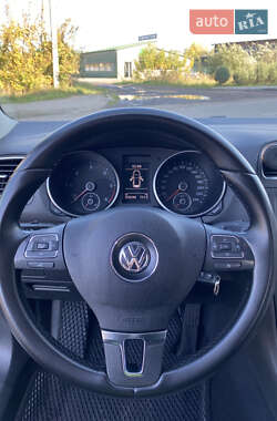 Хетчбек Volkswagen Golf 2010 в Червонограді