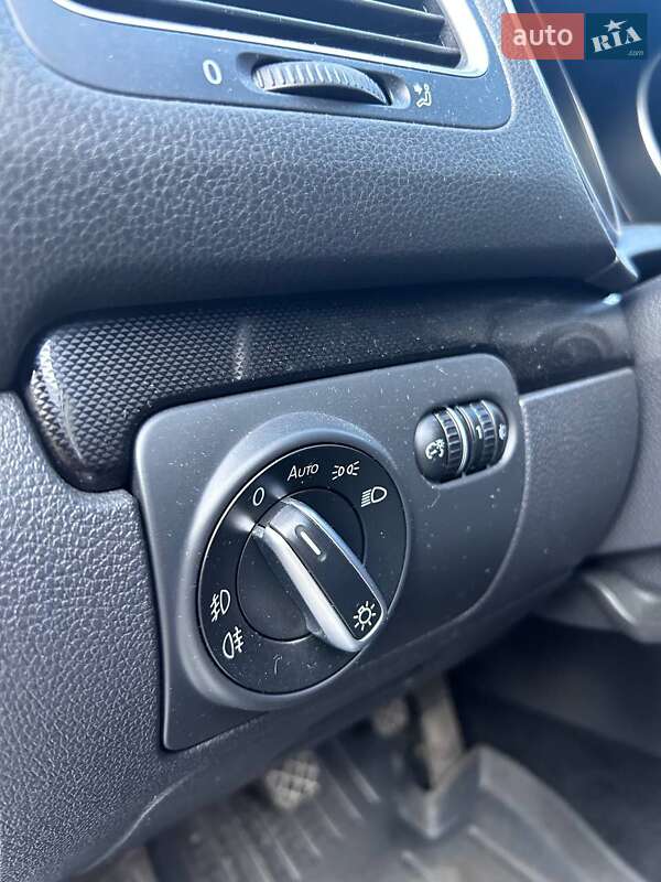 Хетчбек Volkswagen Golf 2011 в Запоріжжі