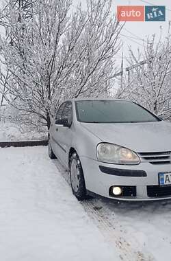 Хетчбек Volkswagen Golf 2005 в Богодухіву