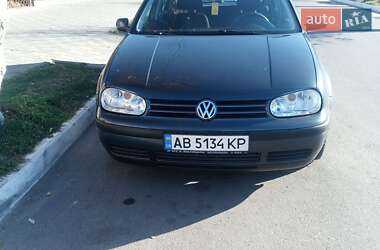 Хэтчбек Volkswagen Golf 2001 в Ладыжине