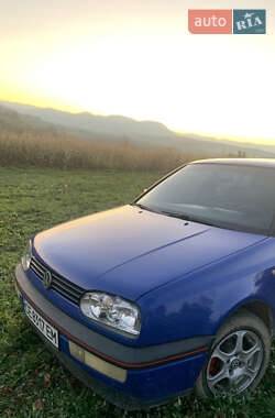 Хетчбек Volkswagen Golf 1997 в Мигові