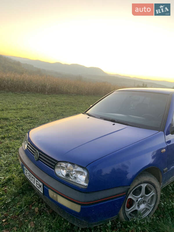 Хэтчбек Volkswagen Golf 1997 в Мигове