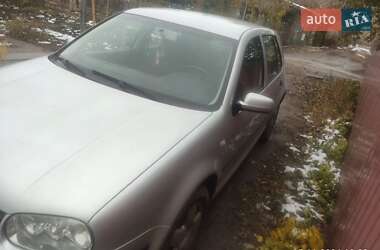 Хетчбек Volkswagen Golf 2003 в Чугуєві