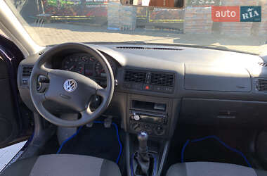 Хэтчбек Volkswagen Golf 2002 в Теребовле