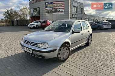 Хетчбек Volkswagen Golf 2001 в Запоріжжі